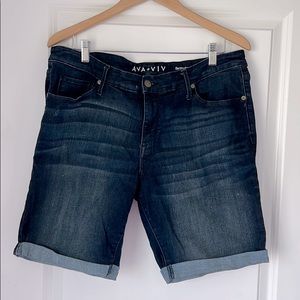 Size 18W Bermuda denim shorts